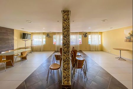 Apartamento à venda com 55m², 2 quartos e 1 vaga Apartamento à venda com 55m², 2 quartos e 1 vagaÁrea comum - Salão de festas