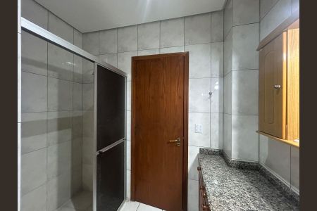Apartamento à venda com 200m², 3 quartos e 2 vagas Apartamento à venda com 200m², 3 quartos e 2 vagasBanheiro 1