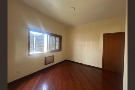 Apartamento à venda com 200m², 3 quartos e 2 vagas Apartamento à venda com 200m², 3 quartos e 2 vagasSuite