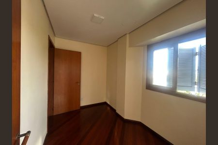 Apartamento à venda com 200m², 3 quartos e 2 vagas Apartamento à venda com 200m², 3 quartos e 2 vagasEscritório