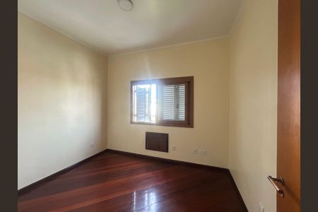 Apartamento à venda com 200m², 3 quartos e 2 vagas Apartamento à venda com 200m², 3 quartos e 2 vagasQuarto 1