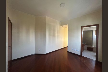 Apartamento à venda com 200m², 3 quartos e 2 vagas Apartamento à venda com 200m², 3 quartos e 2 vagasSuite
