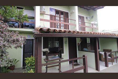 Casa de condomínio para alugar com 80m², 2 quartos e 1 vagaFachada
