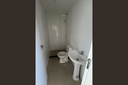 Apartamento à venda com 200m², 2 quartos e 3 vagas Apartamento à venda com 200m², 2 quartos e 3 vagasBanheiro de serviço