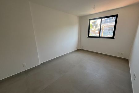 Apartamento à venda com 200m², 2 quartos e 3 vagas Apartamento à venda com 200m², 2 quartos e 3 vagasQuarto 2