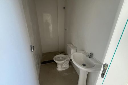 Apartamento à venda com 200m², 2 quartos e 3 vagas Apartamento à venda com 200m², 2 quartos e 3 vagasBanheiro de serviço