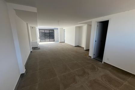 Apartamento à venda com 200m², 2 quartos e 3 vagas Apartamento à venda com 200m², 2 quartos e 3 vagasGaragem