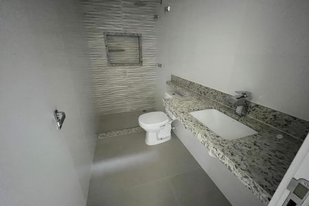 Apartamento à venda com 200m², 2 quartos e 3 vagas Apartamento à venda com 200m², 2 quartos e 3 vagasBanheiro 2