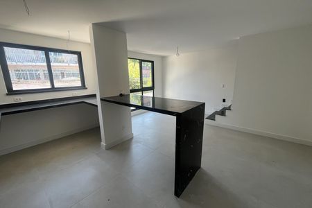 Apartamento à venda com 200m², 2 quartos e 3 vagas Apartamento à venda com 200m², 2 quartos e 3 vagasSala