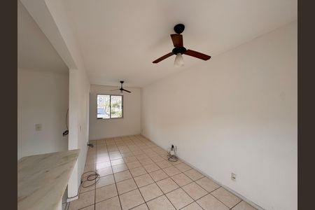 Sala de casa à venda com 3 quartos, 84m² em Vargem Pequena, Rio de Janeiro