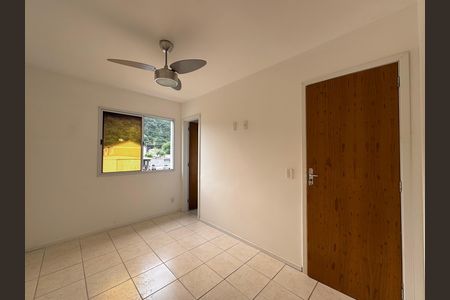 Casa à venda com 84m², 3 quartos e 1 vaga Casa à venda com 84m², 3 quartos e 1 vagaSuíte