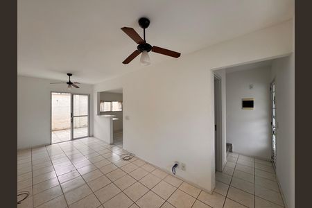 Sala de casa à venda com 3 quartos, 84m² em Vargem Pequena, Rio de Janeiro