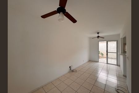 Sala de casa à venda com 3 quartos, 84m² em Vargem Pequena, Rio de Janeiro