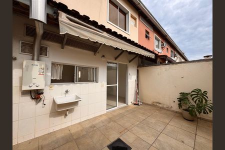 Casa à venda com 84m², 3 quartos e 1 vaga Casa à venda com 84m², 3 quartos e 1 vagaÁrea de serviço