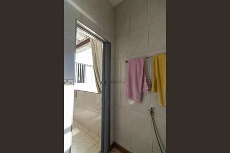 Casa à venda com 120m², 3 quartos e 2 vagas Casa à venda com 120m², 3 quartos e 2 vagasBanheiro 2