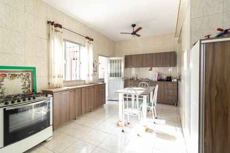 Casa à venda com 120m², 3 quartos e 2 vagas Casa à venda com 120m², 3 quartos e 2 vagasCozinha