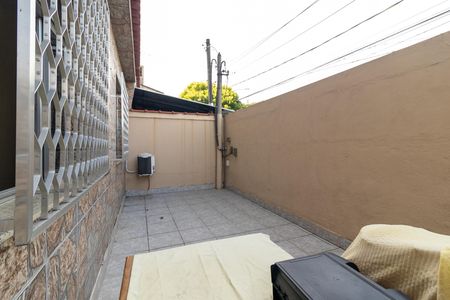 Casa à venda com 120m², 3 quartos e 2 vagas Casa à venda com 120m², 3 quartos e 2 vagasQuintal