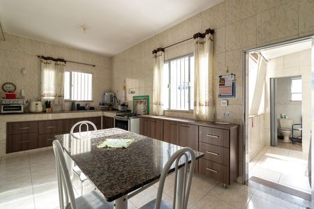 Casa à venda com 120m², 3 quartos e 2 vagas Casa à venda com 120m², 3 quartos e 2 vagasCozinha
