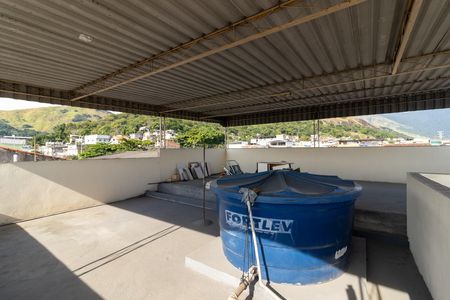 Casa à venda com 120m², 3 quartos e 2 vagas Casa à venda com 120m², 3 quartos e 2 vagasTerraço
