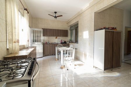 Casa à venda com 120m², 3 quartos e 2 vagas Casa à venda com 120m², 3 quartos e 2 vagasCozinha