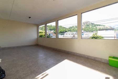 Casa à venda com 120m², 3 quartos e 2 vagas Casa à venda com 120m², 3 quartos e 2 vagasVaranda