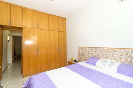 Casa à venda com 120m², 3 quartos e 2 vagas Casa à venda com 120m², 3 quartos e 2 vagasQuarto 1