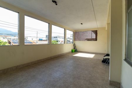 Casa à venda com 120m², 3 quartos e 2 vagas Casa à venda com 120m², 3 quartos e 2 vagasVaranda