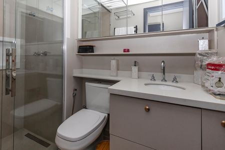 Apartamento à venda com 140m², 3 quartos e 2 vagas Apartamento à venda com 140m², 3 quartos e 2 vagasBanheiro da Suíte