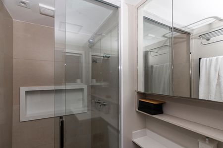 Apartamento à venda com 140m², 3 quartos e 2 vagas Apartamento à venda com 140m², 3 quartos e 2 vagasBanheiro da Suíte