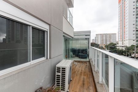 Apartamento à venda com 140m², 3 quartos e 2 vagas Apartamento à venda com 140m², 3 quartos e 2 vagasVaranda