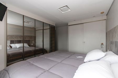 Apartamento à venda com 140m², 3 quartos e 2 vagas Apartamento à venda com 140m², 3 quartos e 2 vagasSuíte