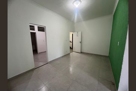 Apartamento para alugar com 67m², 2 quartos e sem vaga