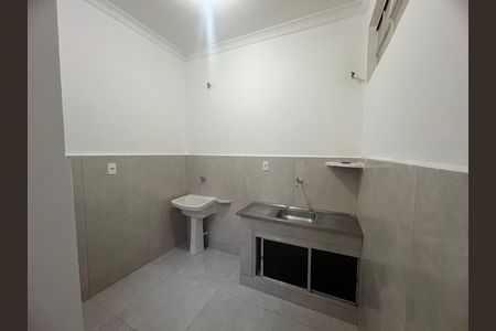 Apartamento para alugar com 67m², 2 quartos e sem vaga