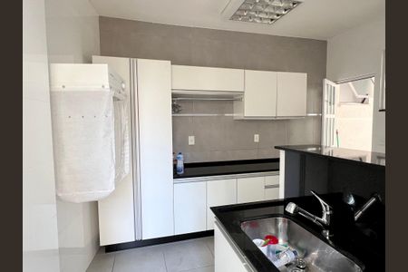 Casa de condomínio para alugar com 527m², 4 quartos e 4 vagas