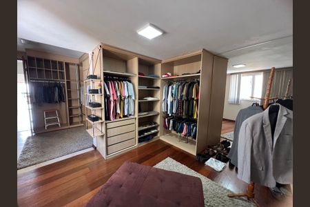 Casa de condomínio para alugar com 527m², 4 quartos e 4 vagas