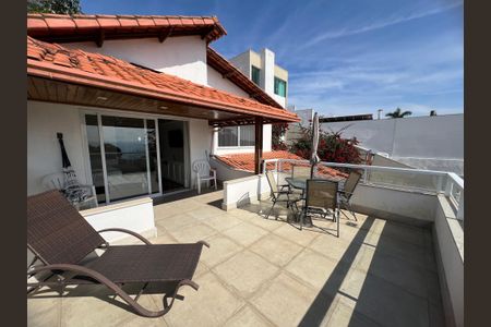 Casa de condomínio para alugar com 527m², 4 quartos e 4 vagas