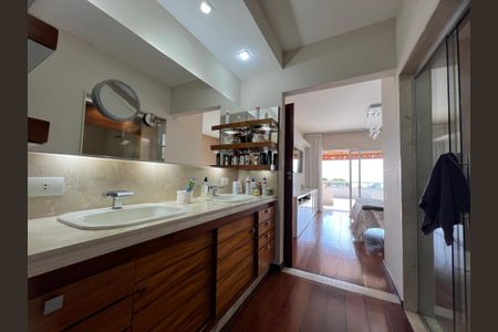 Casa de condomínio para alugar com 527m², 4 quartos e 4 vagas