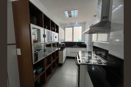 Casa de condomínio para alugar com 527m², 4 quartos e 4 vagas