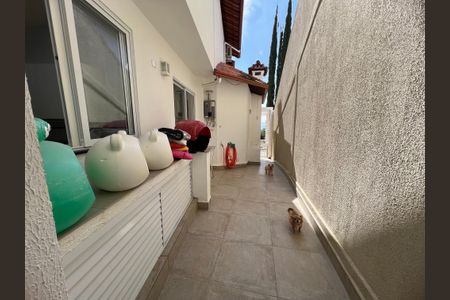 Casa de condomínio para alugar com 527m², 4 quartos e 4 vagas