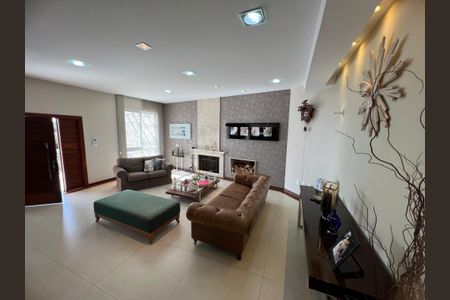Casa de condomínio para alugar com 527m², 4 quartos e 4 vagas