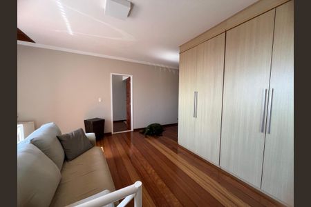Casa de condomínio para alugar com 527m², 4 quartos e 4 vagas