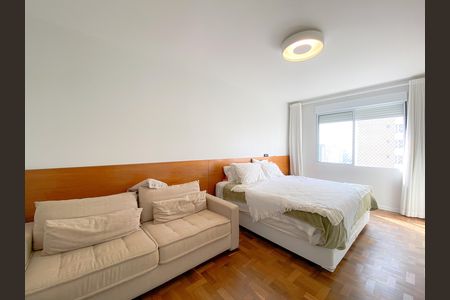 Apartamento à venda com 198m², 3 quartos e 2 vagas Apartamento à venda com 198m², 3 quartos e 2 vagasSuíte