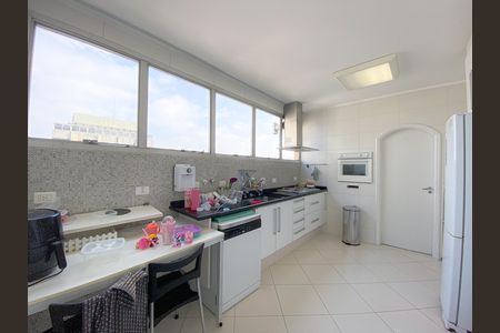 Apartamento à venda com 198m², 3 quartos e 2 vagas Apartamento à venda com 198m², 3 quartos e 2 vagasCozinha