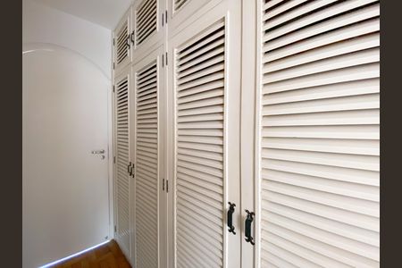 Apartamento à venda com 198m², 3 quartos e 2 vagas Apartamento à venda com 198m², 3 quartos e 2 vagasCorredor