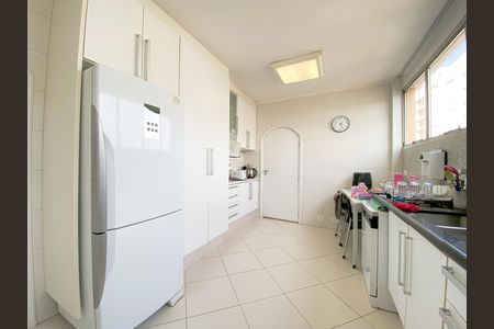 Apartamento à venda com 198m², 3 quartos e 2 vagas Apartamento à venda com 198m², 3 quartos e 2 vagasCozinha