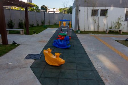 Apartamento à venda com 33m², 2 quartos e sem vaga Apartamento à venda com 33m², 2 quartos e sem vagaÁrea comum - Playground