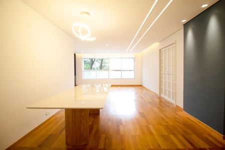 Apartamento à venda com 140m², 3 quartos e 1 vaga