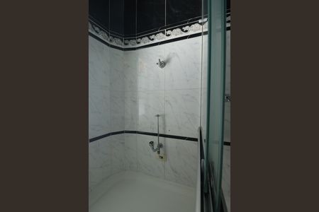 Casa à venda com 175m², 3 quartos e 3 vagasBanheiro da Suíte