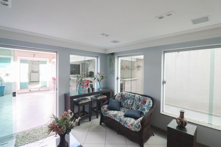 Casa à venda com 175m², 3 quartos e 3 vagasVaranda Sala de TV