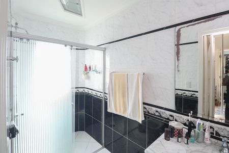 Casa à venda com 175m², 3 quartos e 3 vagasBanheiro da Suíte